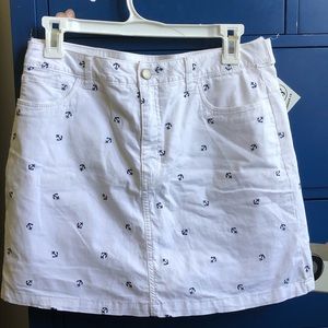 White denim skirt